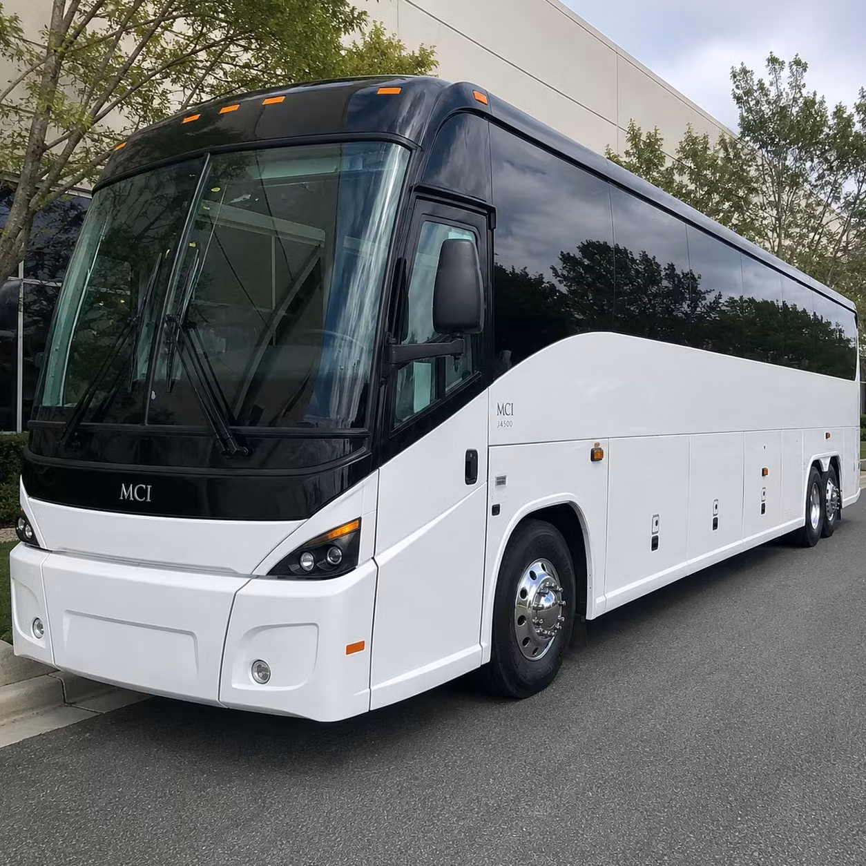 airport transfers and long distance employee transportation from iowa city